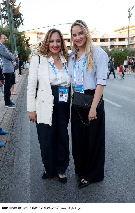 οι διάσημοι έλληνες που έδωσαν το παρόν στην τελετή παράδοσης της ολυμπιακής φλόγας στο καλλιμάρμαρο