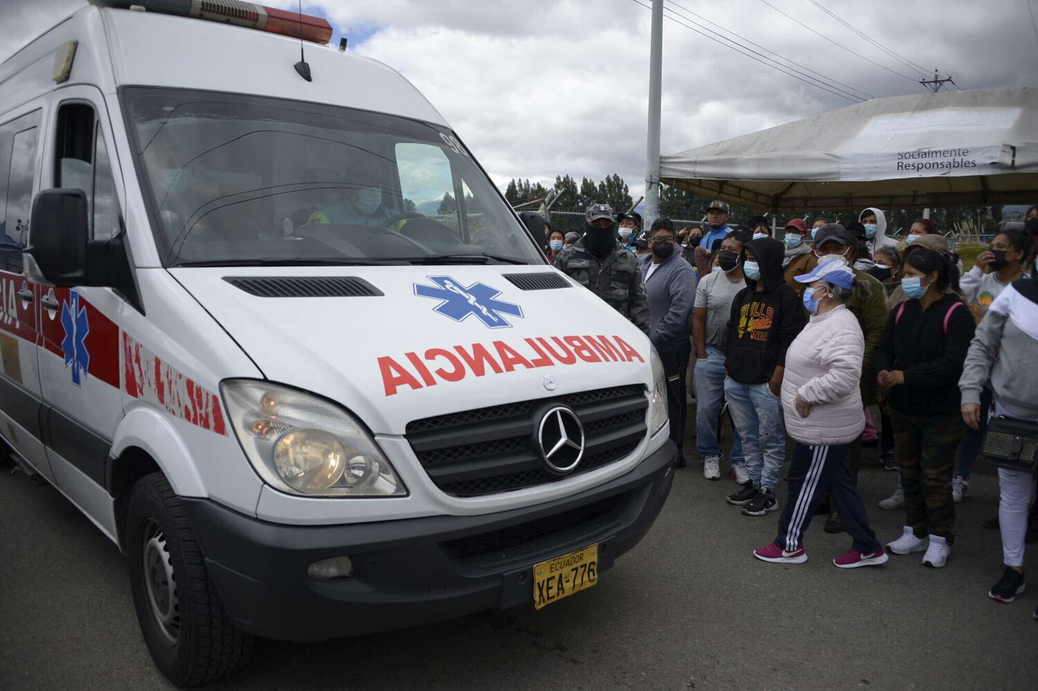 ecuador, precipita elicottero militare: otto morti