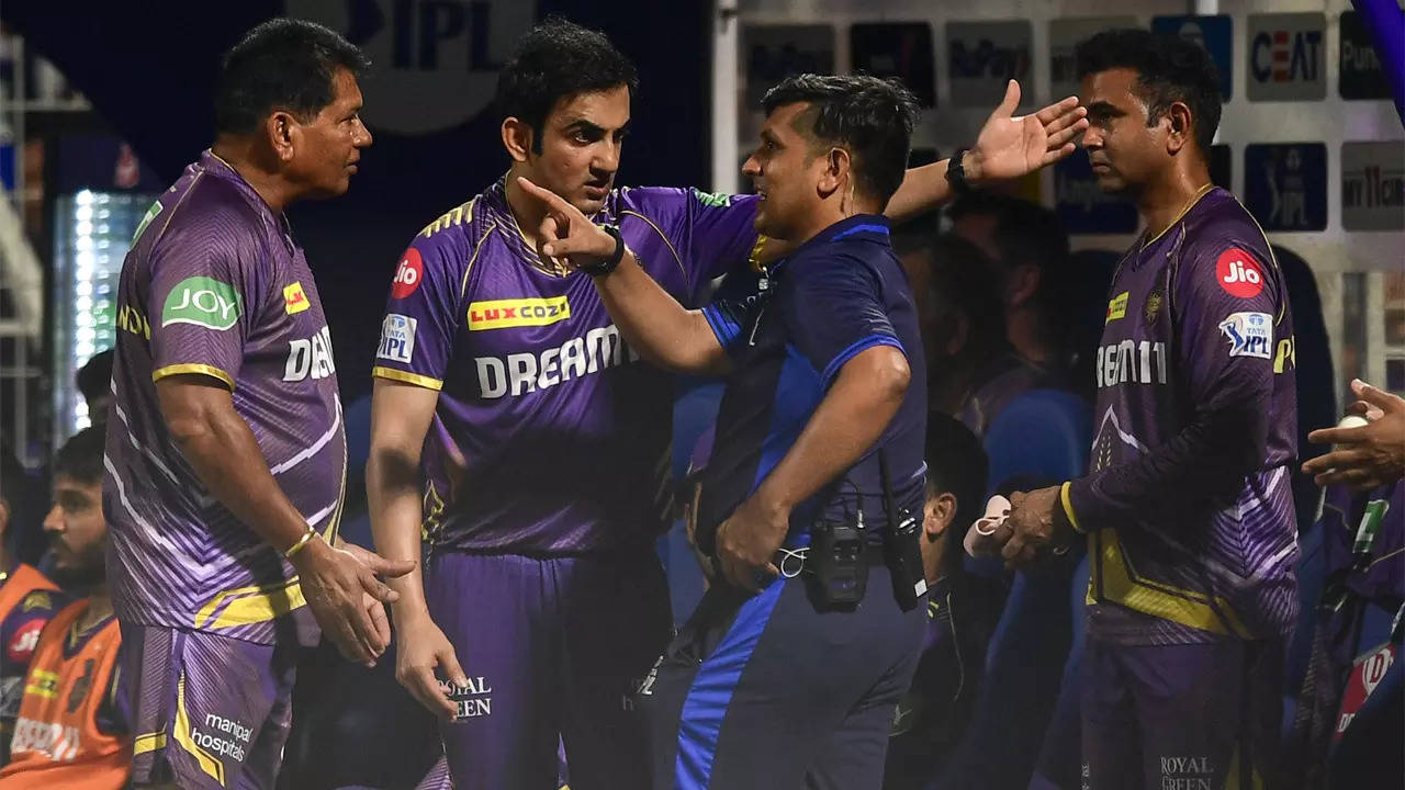 ipl 2024: 'frustrated' kkr mentor gautam gambhir argues with fourth umpire for a single - watch