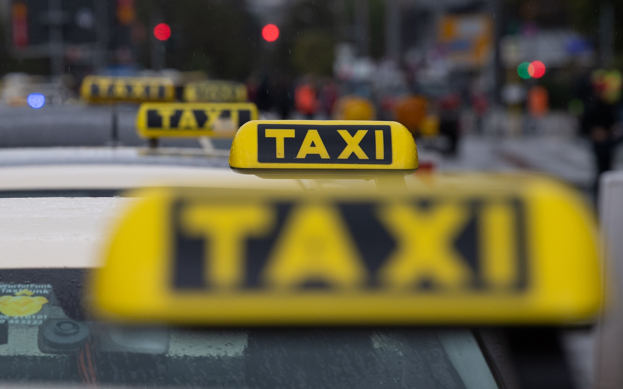 schreiner: taxi-festpreise kommen im sommer
