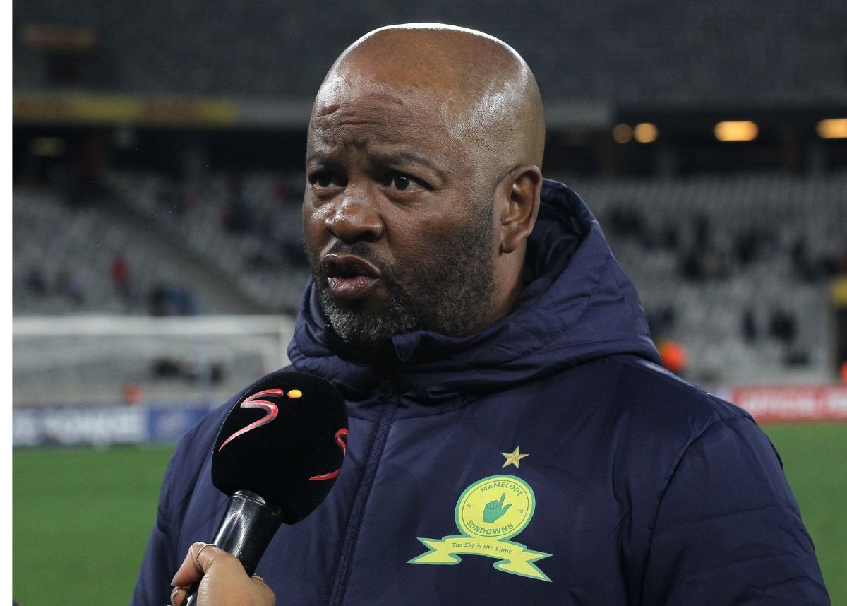 kaizer chiefs coach target to have a meeting