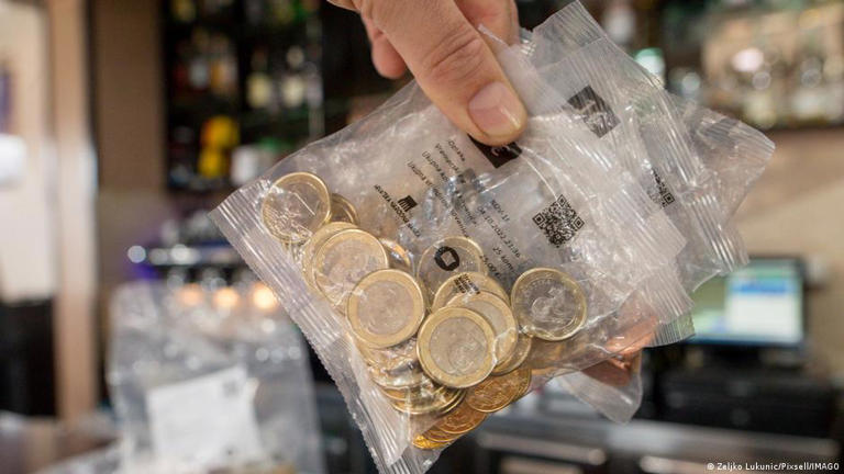 Spain busts counterfeit ring behind fake euro coins