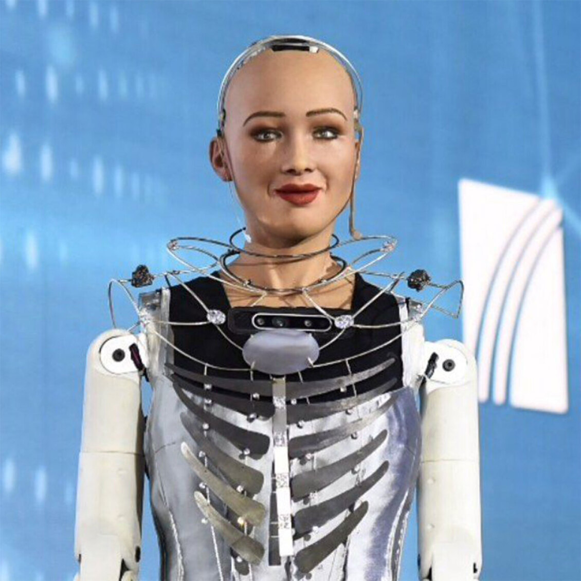 κρήτη: στο ηράκλειο η σοφία, το διασημότερο ανθρωπόμορφο ρομπότ