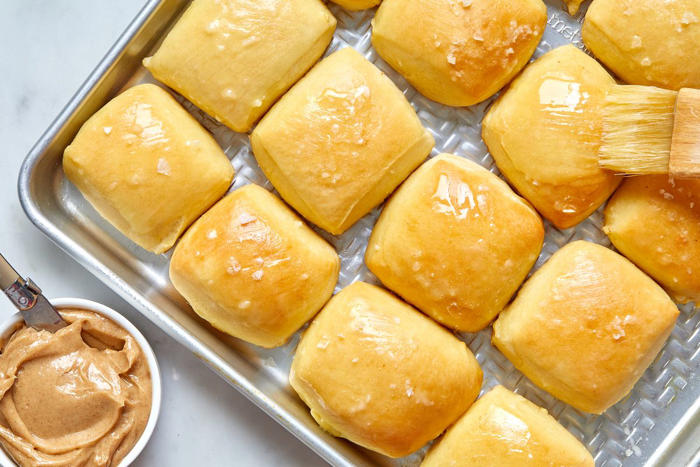 texas roadhouse ready-to-bake rolls are finally coming to stores