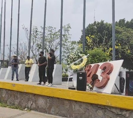 caso ayotzinapa: activistas de guerrero exigen una reunión con amlo antes de las elecciones