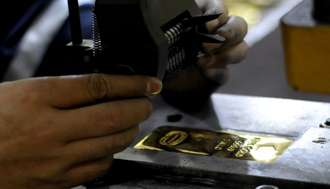 harga emas antam naik rp 7 ribu ke level 1.326.000 per gram