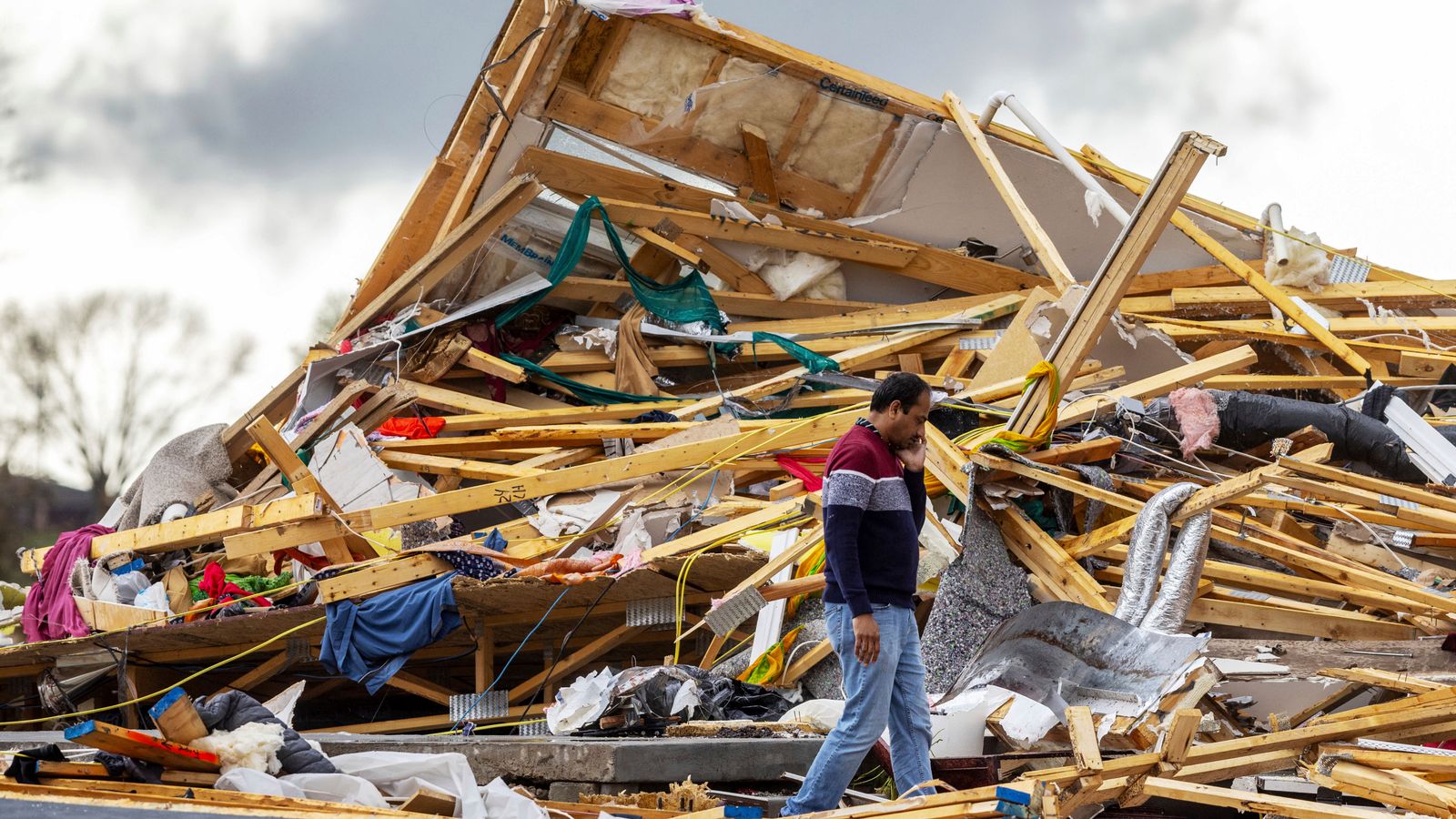 hundreds of homes damaged after tornado smashes through nebraska