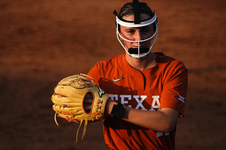 Who is Teagan Kavan? Stats, more to know of Texas softball's freshman ...