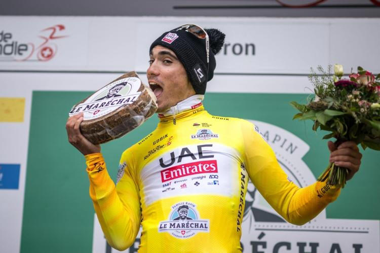 Juan Ayuso avec le maillot jaune de leader du Tour de Romandie. Heure, chaîne TV… Voici ce qu’il faut savoir pour voir la quatrième étape en direct.