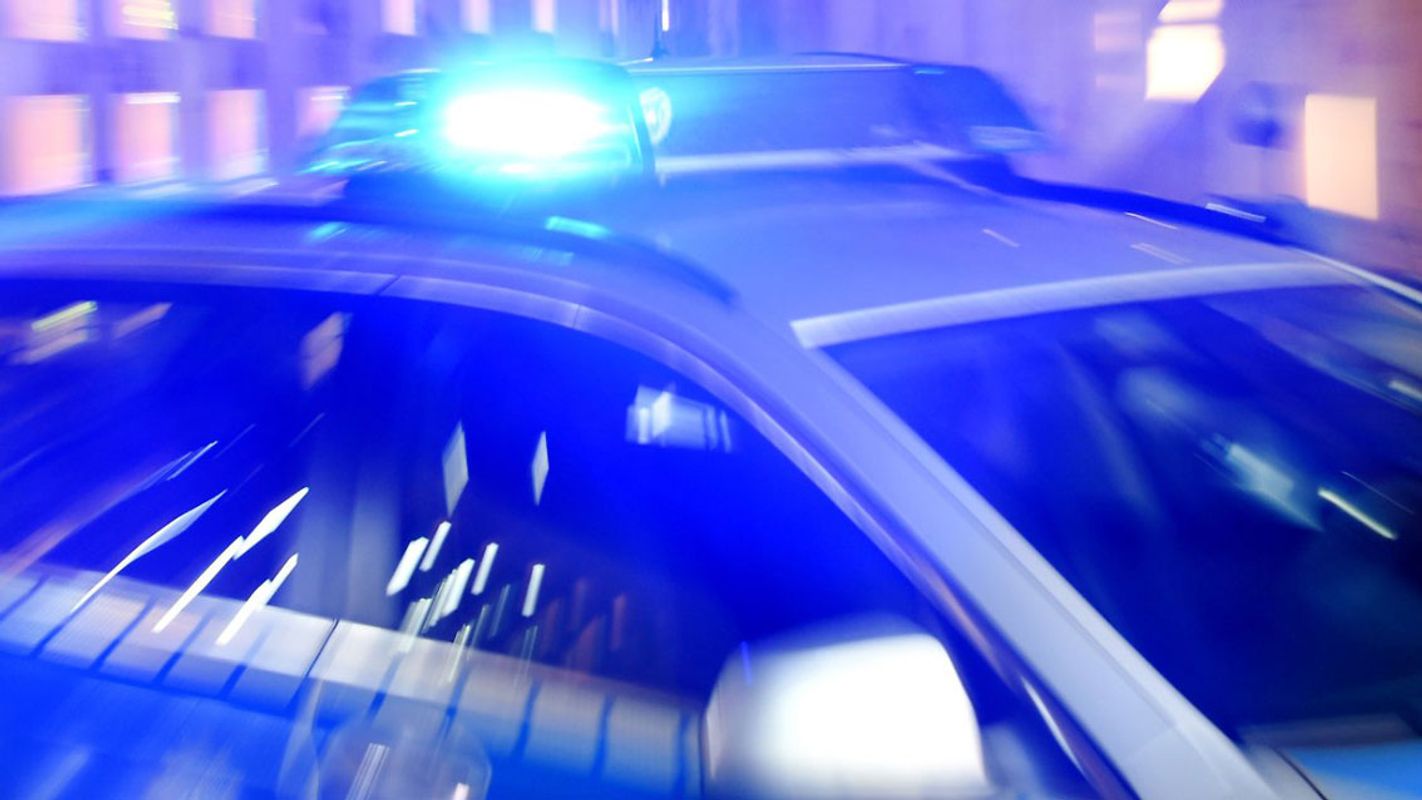 polizist nach einsatz gestorben: 18-jähriger schlug um sich und traf 57-jährigen