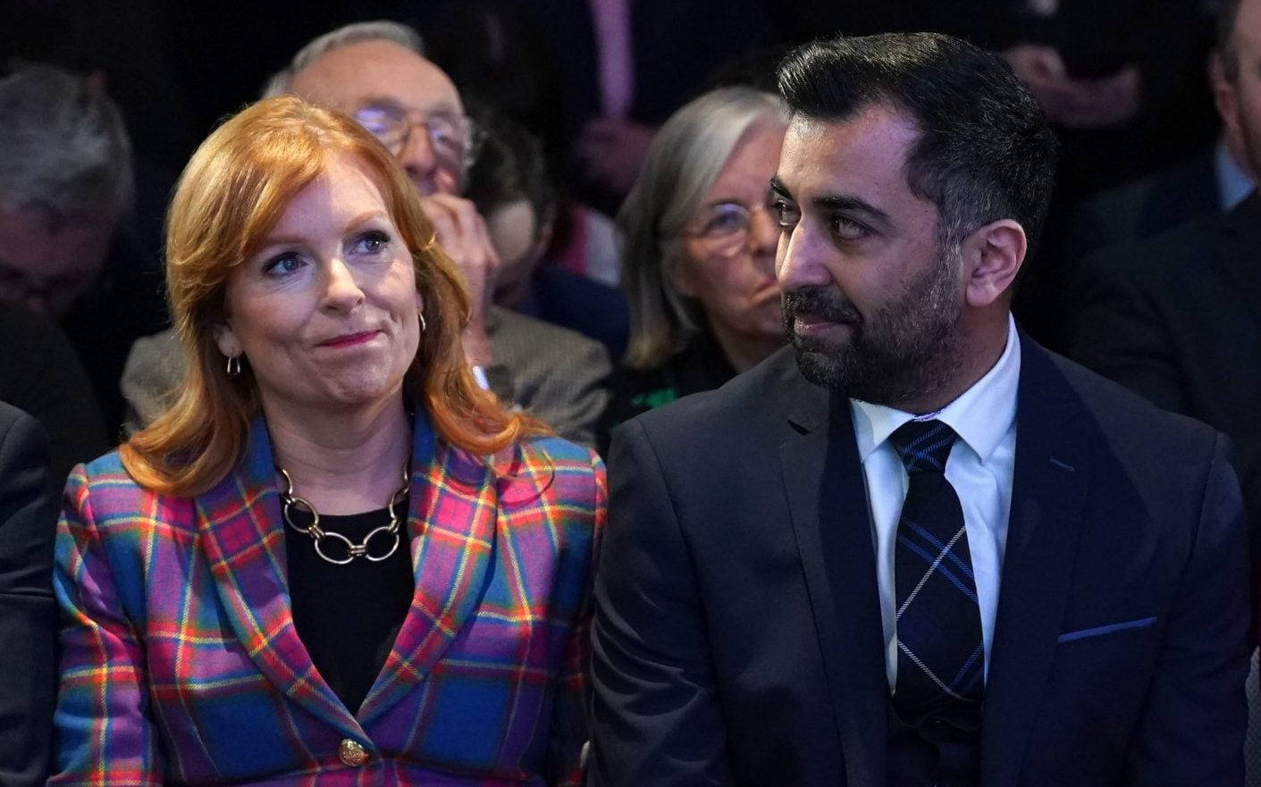 humza yousaf asks to meet snp defector as he scrambles for no-confidence vote support