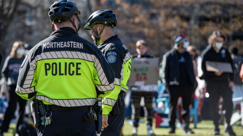 etats-unis : 100 militants pro-palestiniens arrêtés dans une université de boston