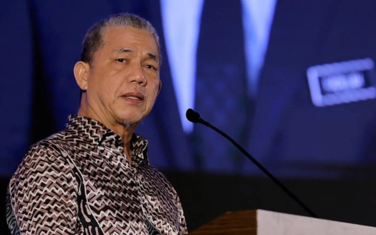 dpm moots rm2mil deposit for businessmen to move to sarawak