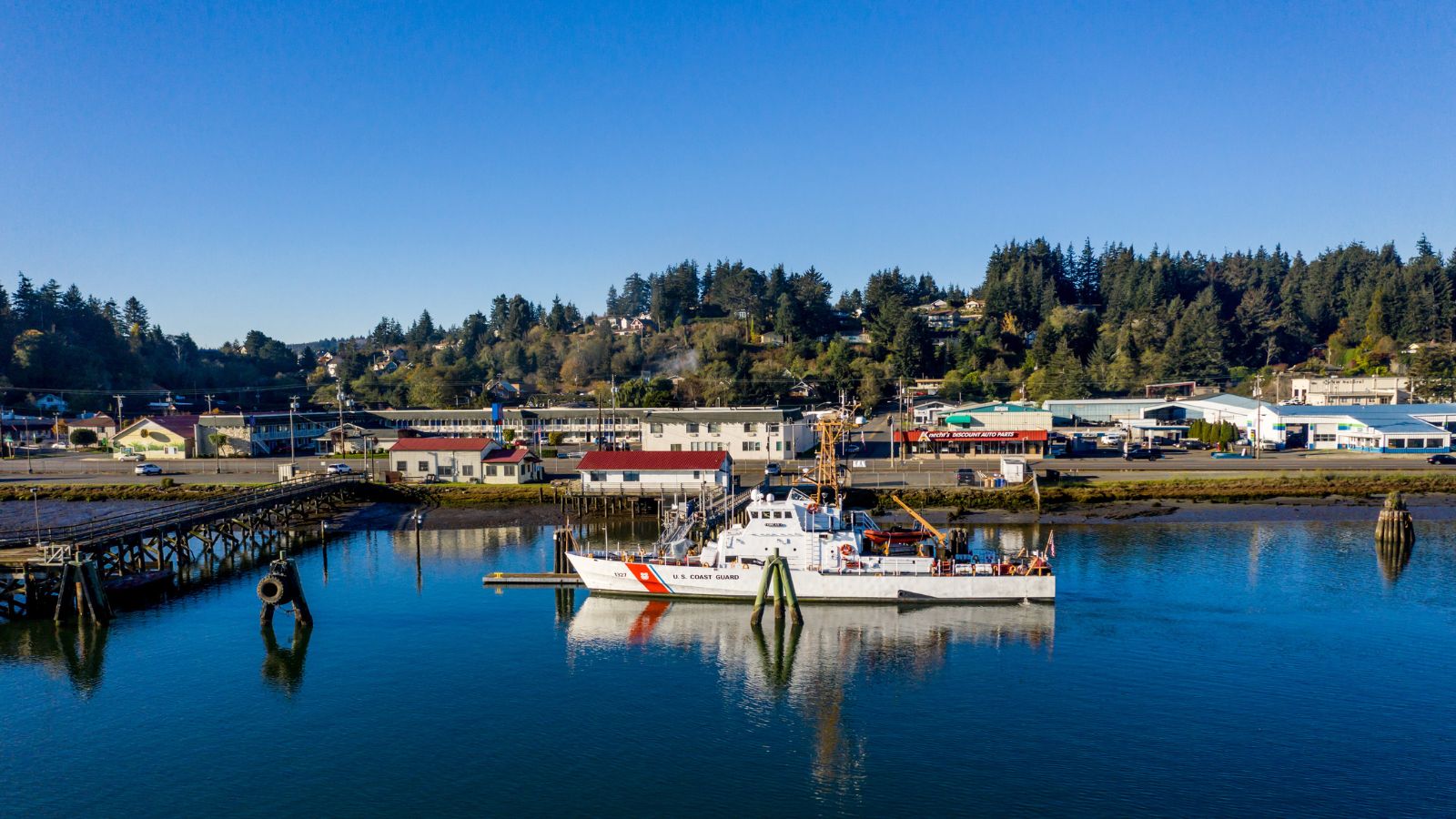 <p>Coos Bay has a stunning coastal landscape and is close to the naturally beautiful Oregon Dunes. It also provides affordable living, which is vastly different compared to other towns and cities in the state. There are plenty of outdoor activities to keep you entertained during retirement in Coos Bay. </p>