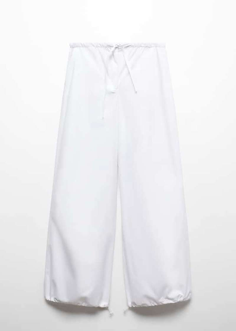 5 pantalones blancos de mango para llevar con alpargatas en primavera: no marcan ni transparentan.