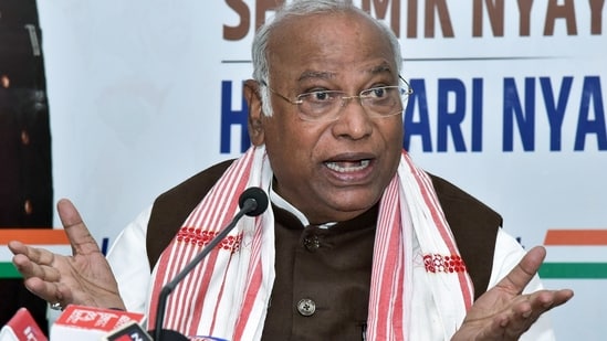 ‘bjp govt waived ₹16 lakh crore of the rich,’ claims congress president mallikarjun kharge
