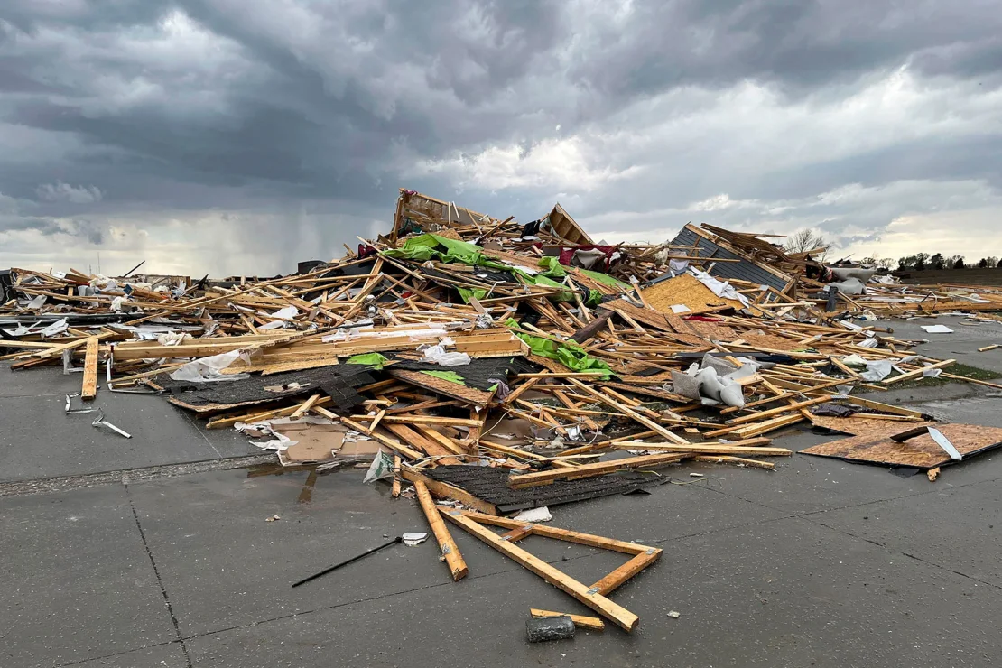 pronóstico del tiempo en ee.uu.: tornados devastadores arrasan casas en nebraska e iowa mientras continúa la amenaza de tormenta
