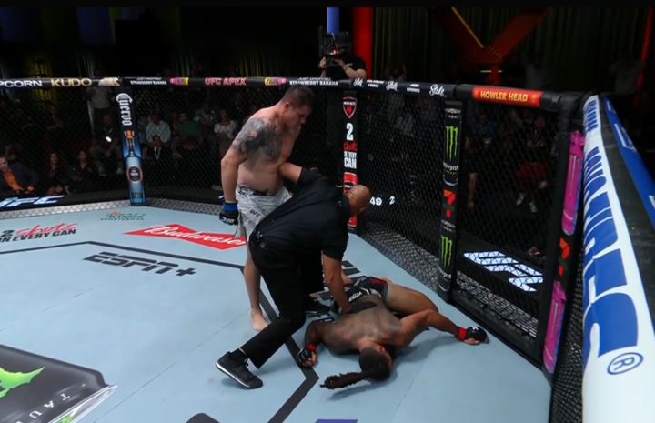 UFC on ESPN 55 video: Jhonata Diniz freezes Austin Lane with TKO ...