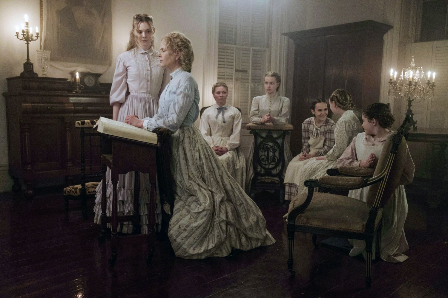 <p>Elle Fanning, Nicole Kidman, Kirsten Dunst, Angourie Rice, Oona Laurence, Emma Howard, and Addison Riecke</p>