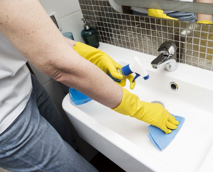 casa sin bacteria ni gérmenes: los mejores consejos para desinfectar por completo la cocina, el baño, las habitaciones y los otros espacios de tu hogar