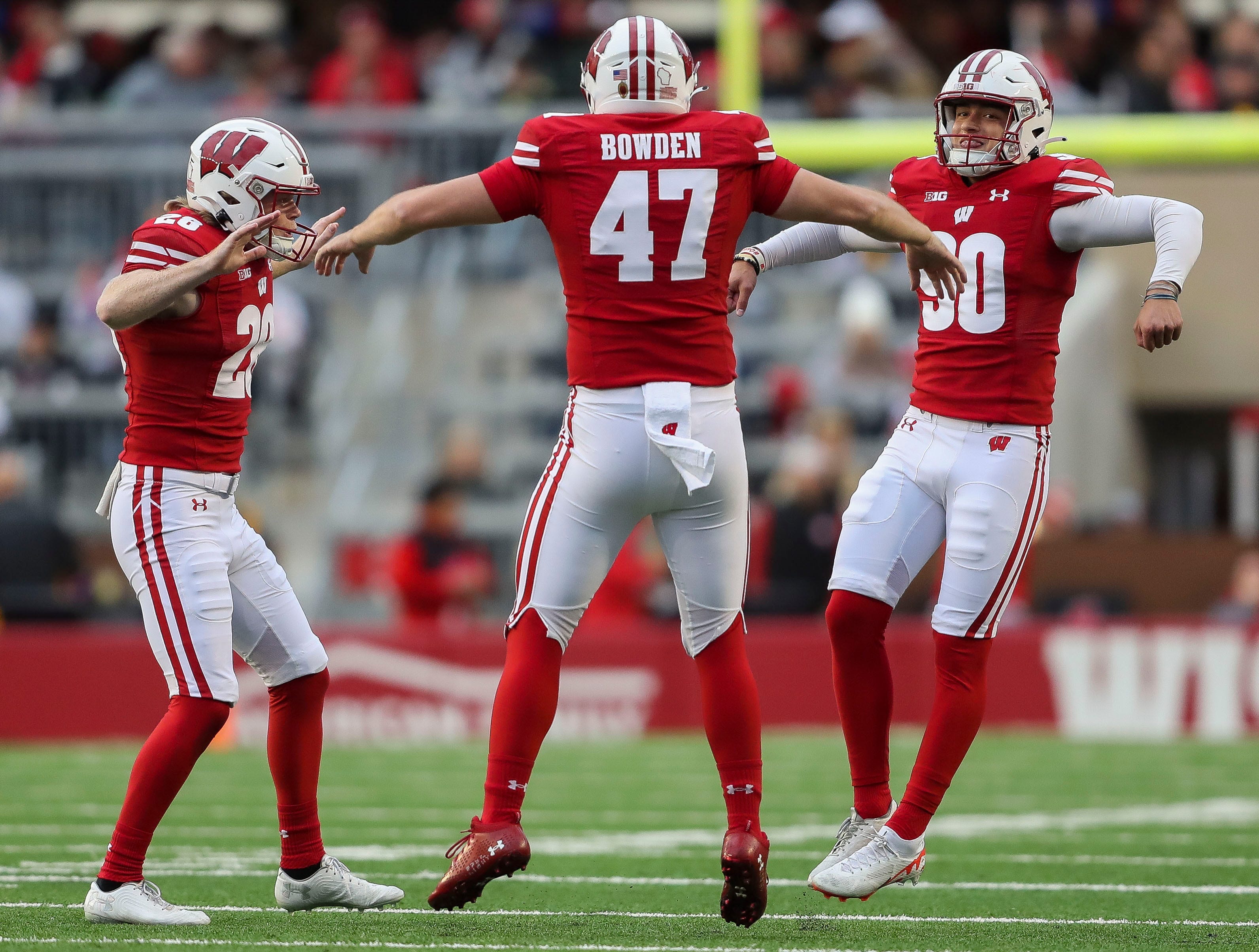 packers signing wisconsin long snapper peter bowden following 2024 draft