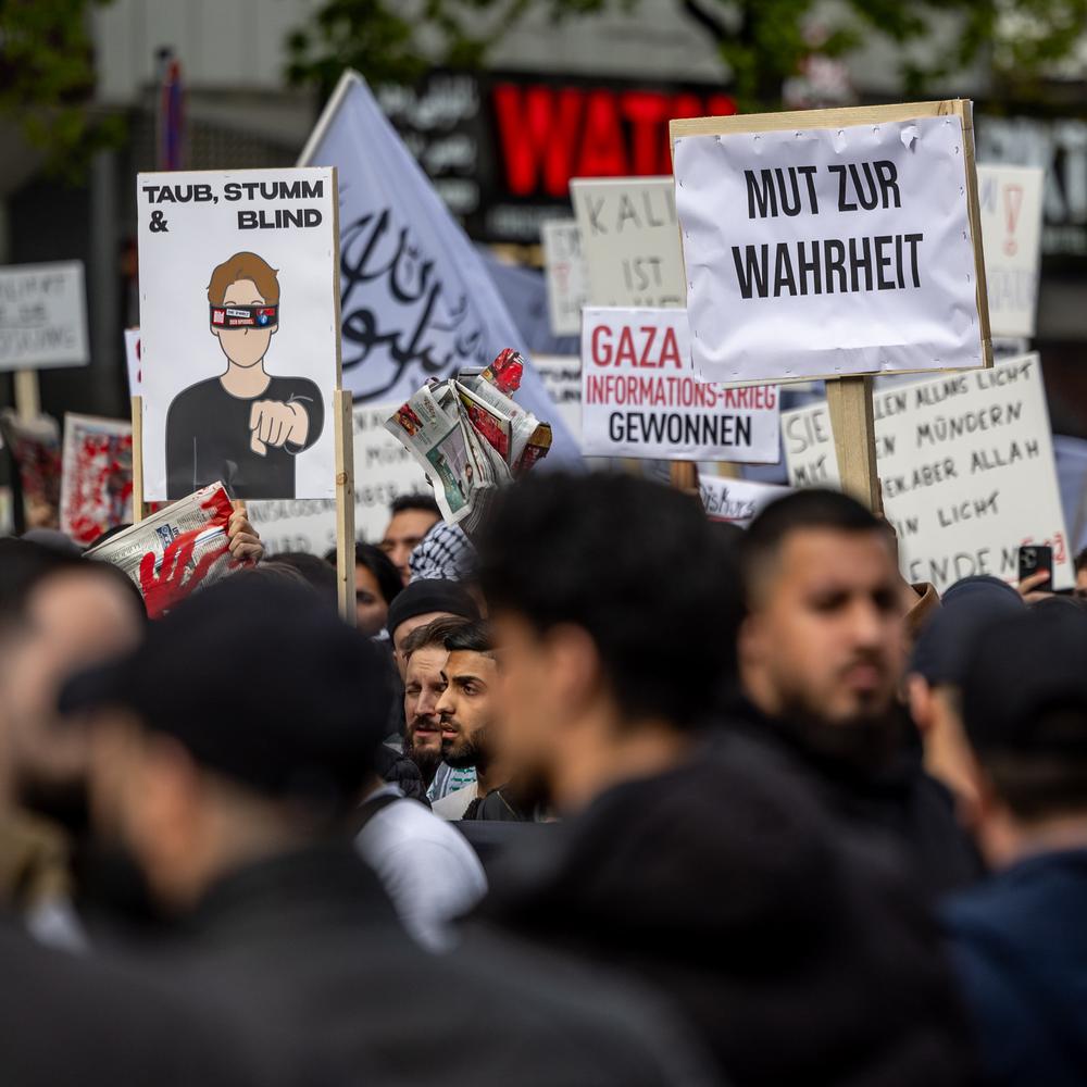 „allahu akbar“-rufe: 1100 teilnehmer bei von islamisten organisierten demonstration in hamburg
