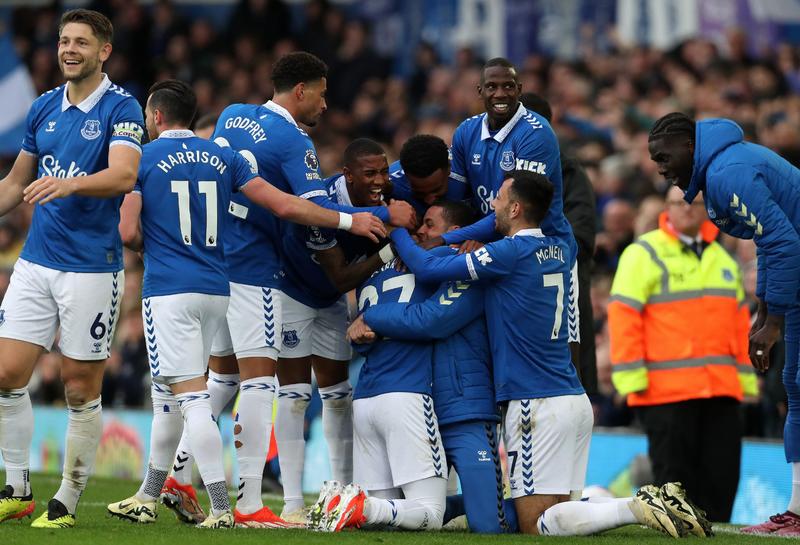 everton secure premier league survival with victory over brentford