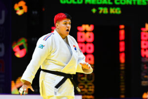 raz hershko bat julia tolofua en finale des championnats d’europe de judo