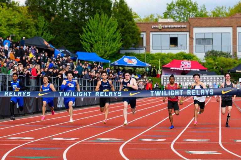 Lincoln’s Ellery Lincoln picks up a statement mile win in a crowded