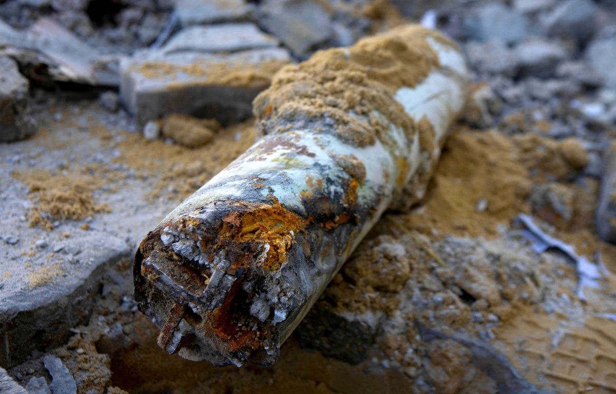 alsace : une grenade au phosphore fumante découverte sur un chemin de randonnée