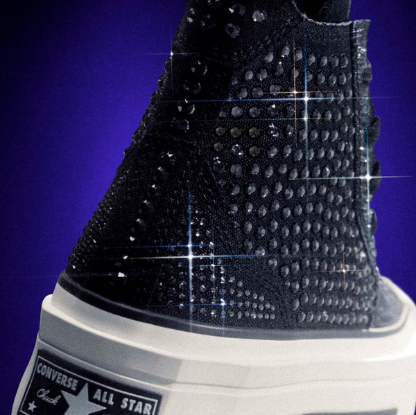converse perkenalkan sneakers baru yang bertabur kristal swarovski