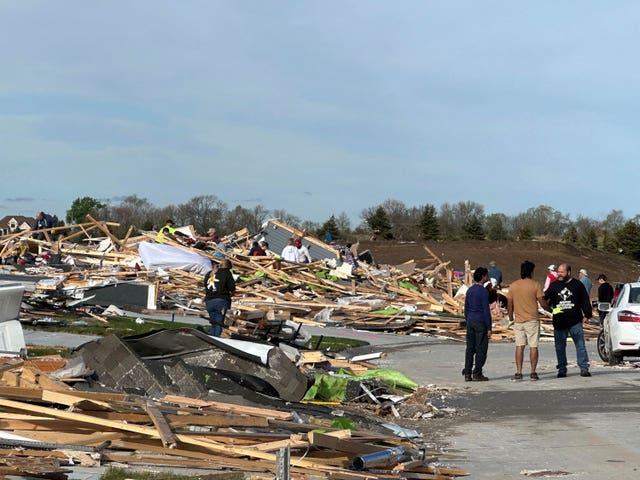 residents sift through rubble after tornadoes demolish homes