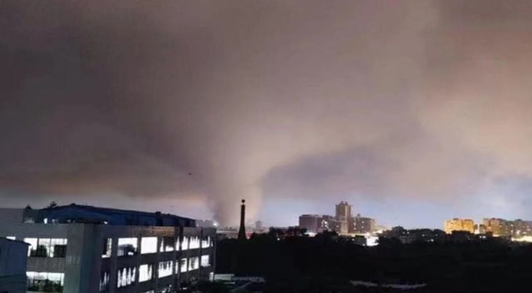 al menos cinco muertos y 33 heridos tras el paso de un tornado en la ciudad china de guangzhou