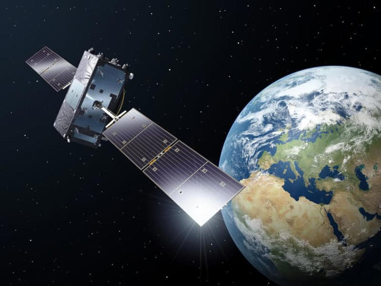 【▲ Galileo（ガリレオ）衛星のイメージ図（Credit: ESA-P. Carril）】