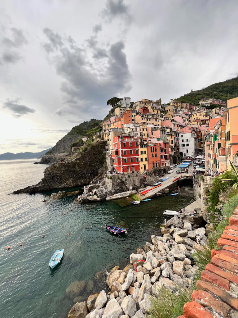 Last summer, a year ago from today, I spent about 24 hours in the magical region of Cinque Terre on the Italian Riviera! There are 5 (cinque) villages (terre) that make up this area – Monterosso al Mare, Vernazza, Corniglia, Manarola, and Riomaggiore. These fishing …