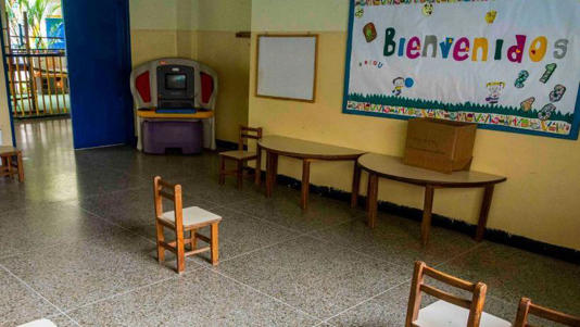 O abandono em massa das salas de aulas por professores na Venezuela