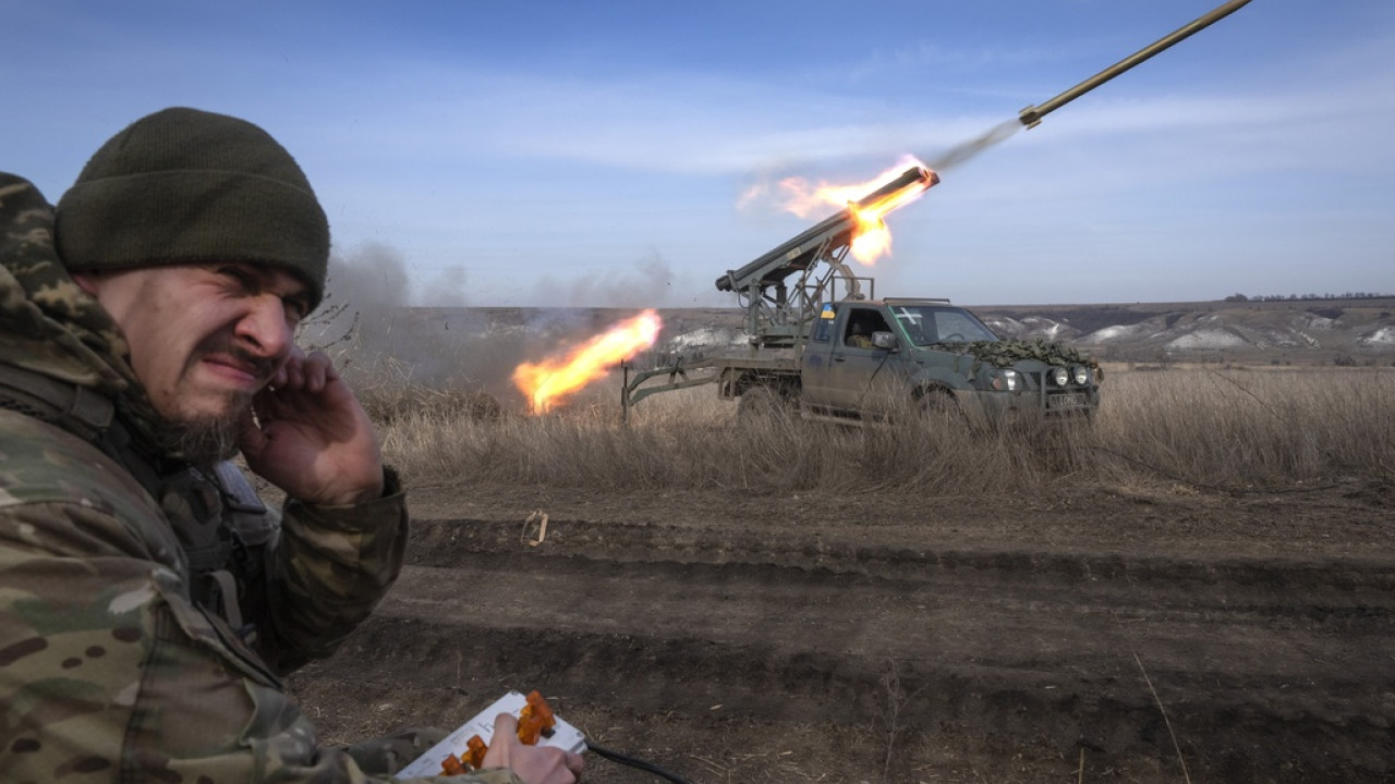 η μόσχα ανακοίνωσε νέα προέλαση στο ντονέτσκ – το κίεβο παραδέχεται ότι χειροτερεύει η κατάσταση στο πεδίο της μάχης