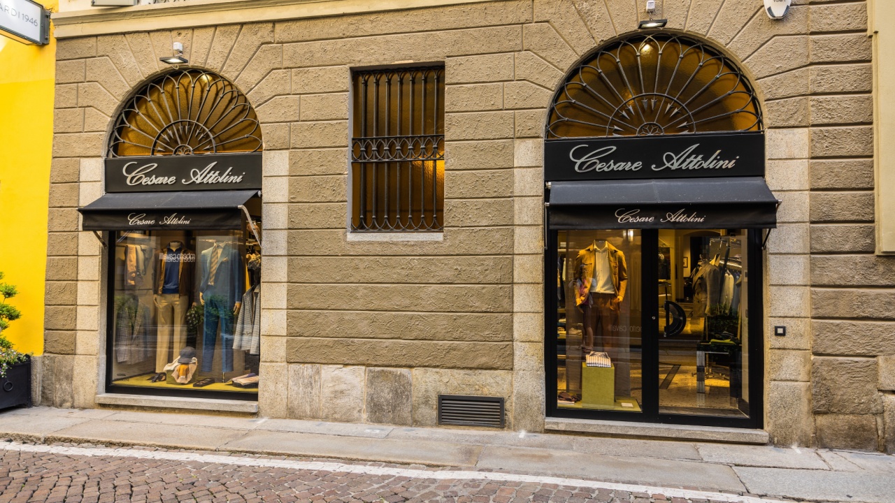 <p>Cesare Attolini is an Italian designer regarded as one of the best tailors of soft-shouldered suits. Not only does the brand offer perfectly crafted suits, but it also has a wide variety of jackets, trousers, dress shirts, knitwear, and much more.</p><p>Every suit is crafted meticulously by hand, fitting their customers’ needs perfectly.</p>