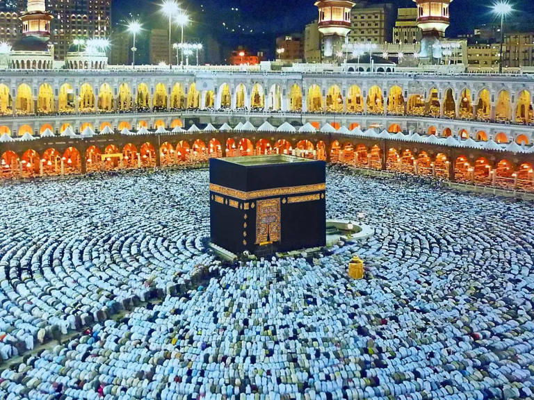 Saudi Arabia grants Umrah pilgrimage access to all visa holders