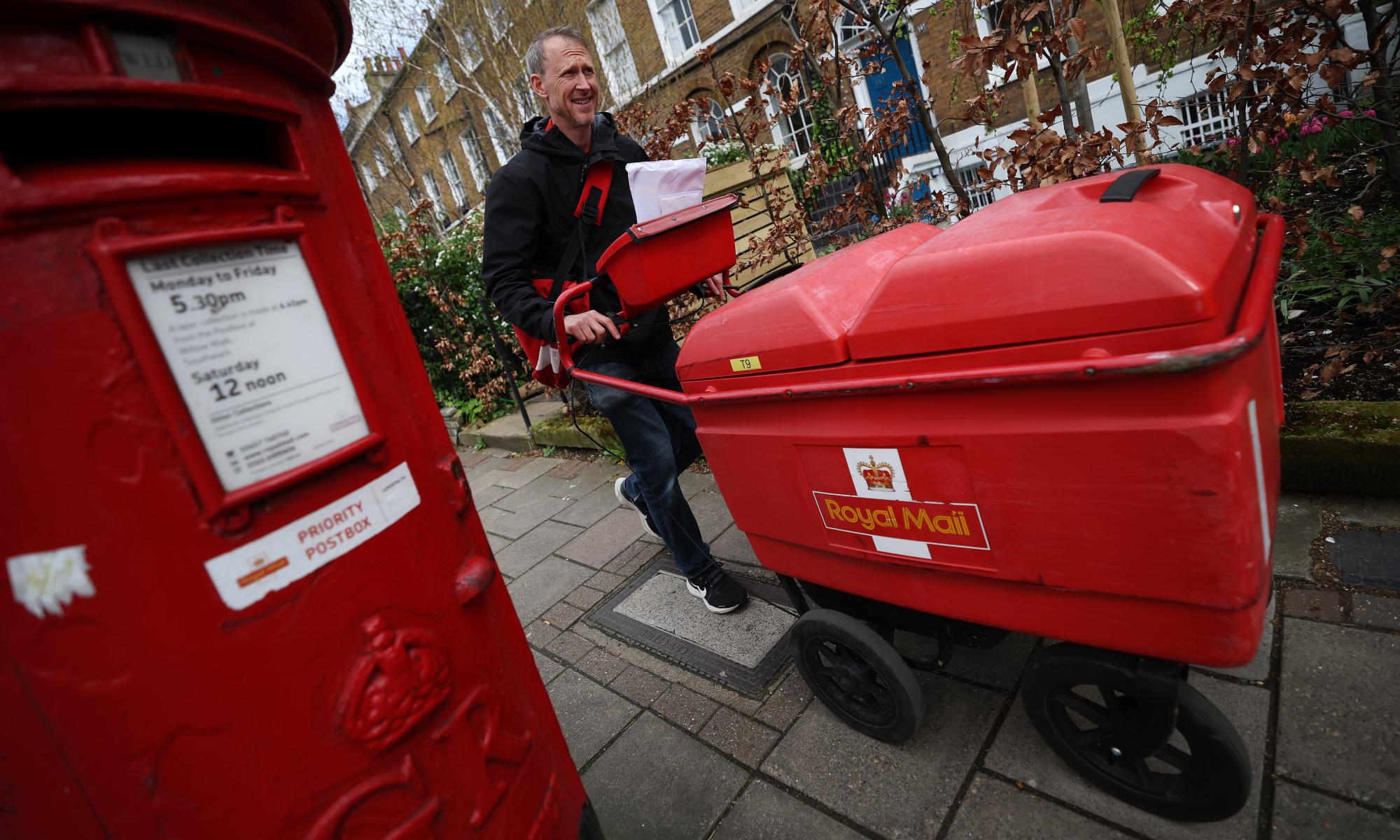 union appears to accept royal mail proposal to cut most saturday deliveries