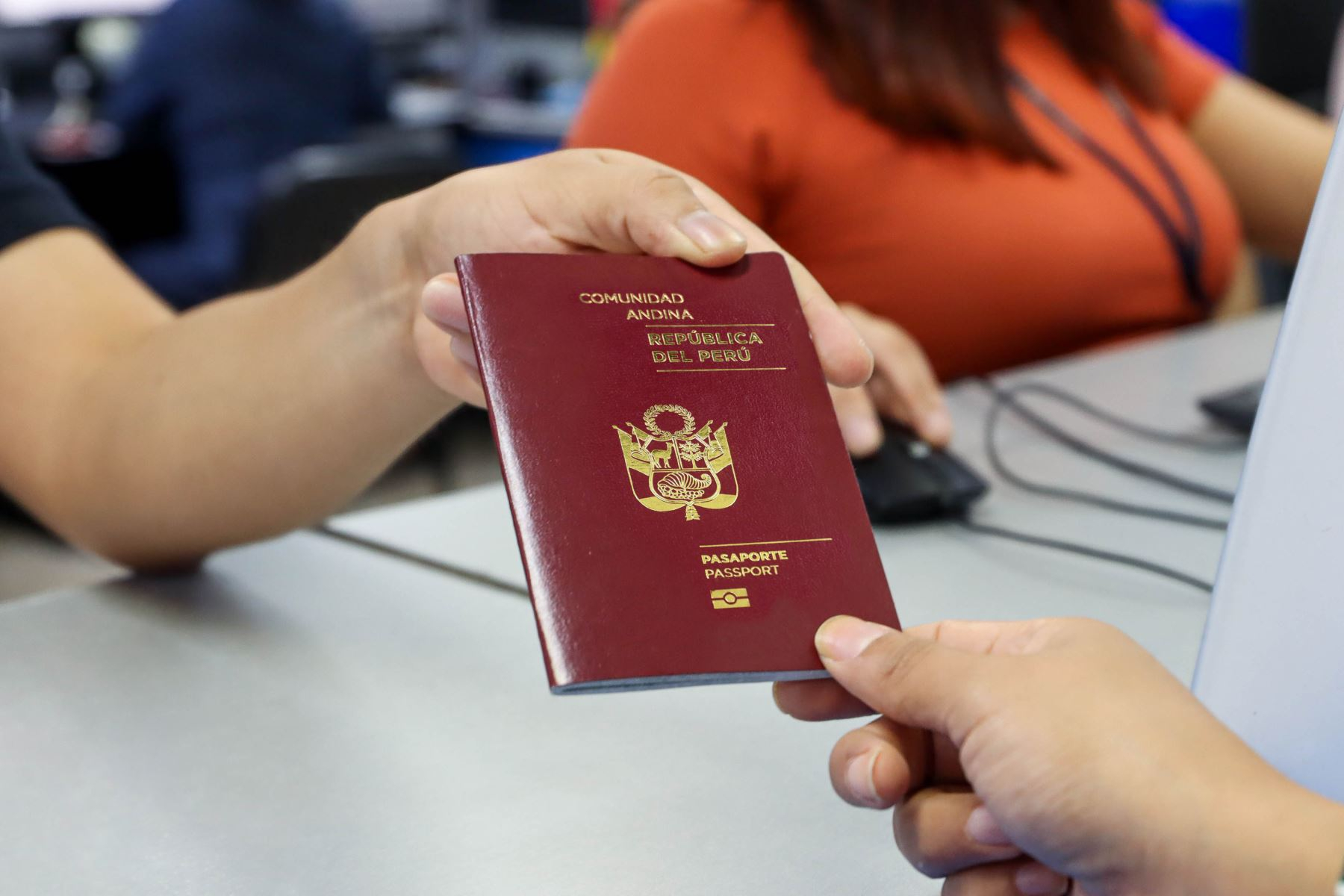 migraciones anuncia que desde el 7 de mayo se emitirán pasaportes con vigencia de 10 años