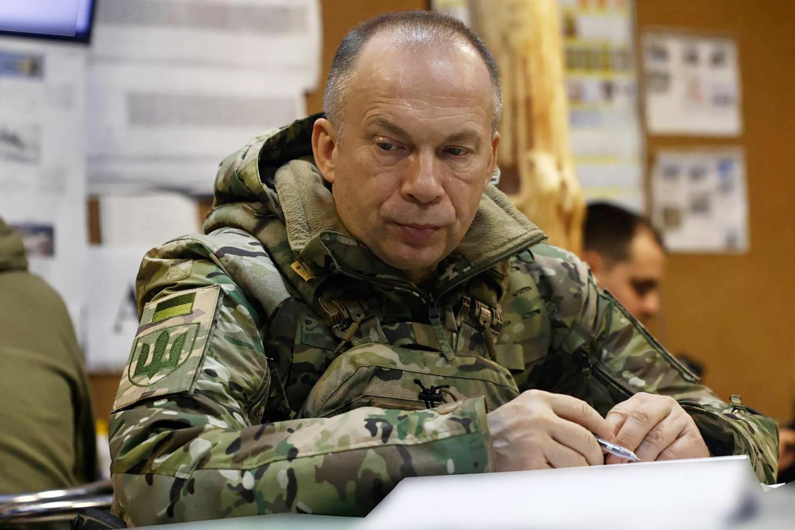 ผู้นำกองทัพยูเครนรับ สถานการณ์สู้รบแนวหน้าย่ำแย่ลงเรื่อย ๆ
