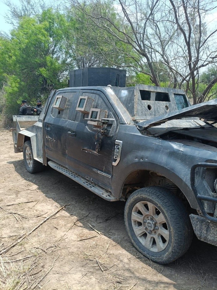 video | ataque a cuartel de la fuerza civil, persecuciones y quema de vehículos en nuevo león