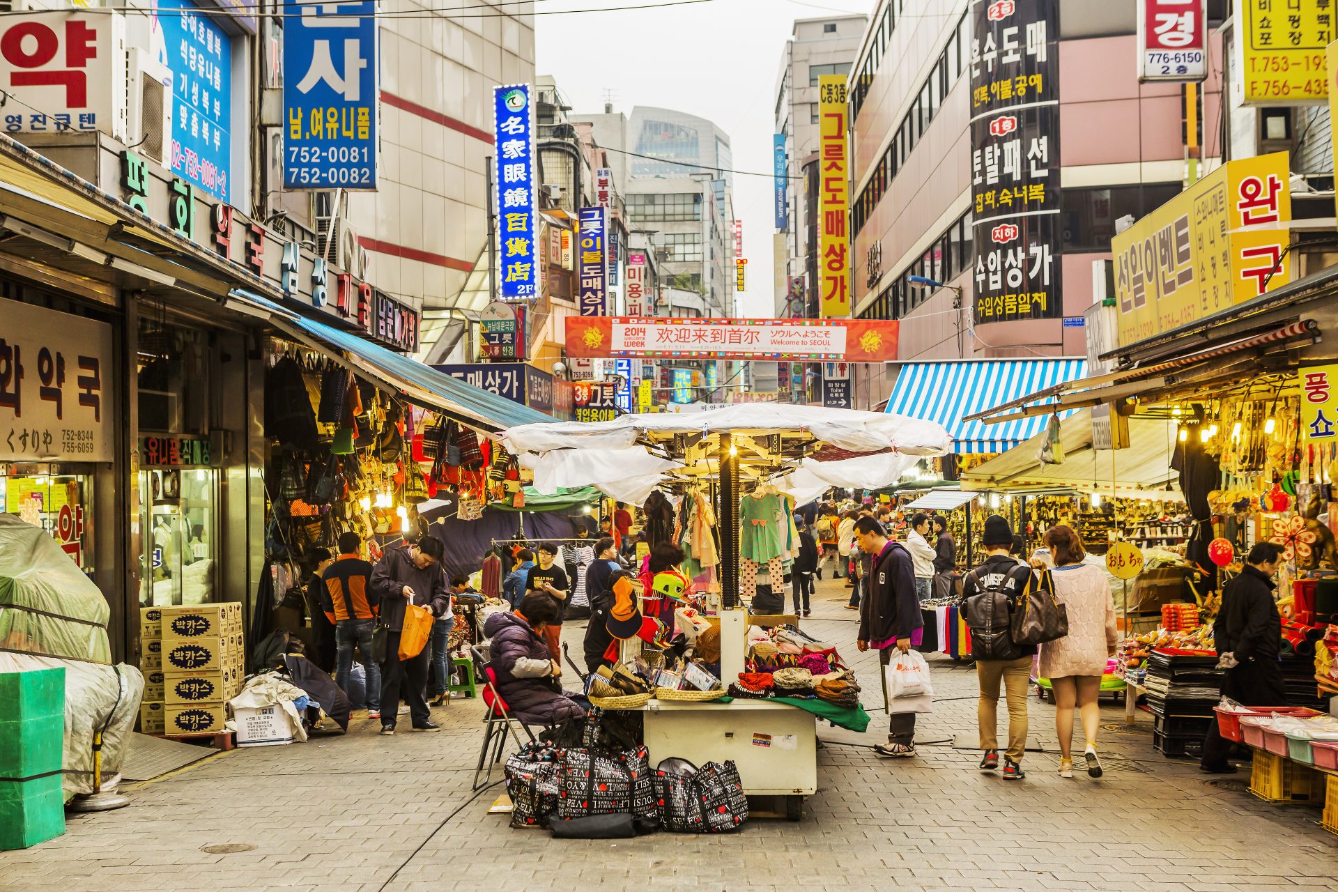 <p>The largest downtown area in Seoul, Myeongdong is popular for its department stores, fashion buildings, and Korean beauty salons and cosmetics stores.</p>