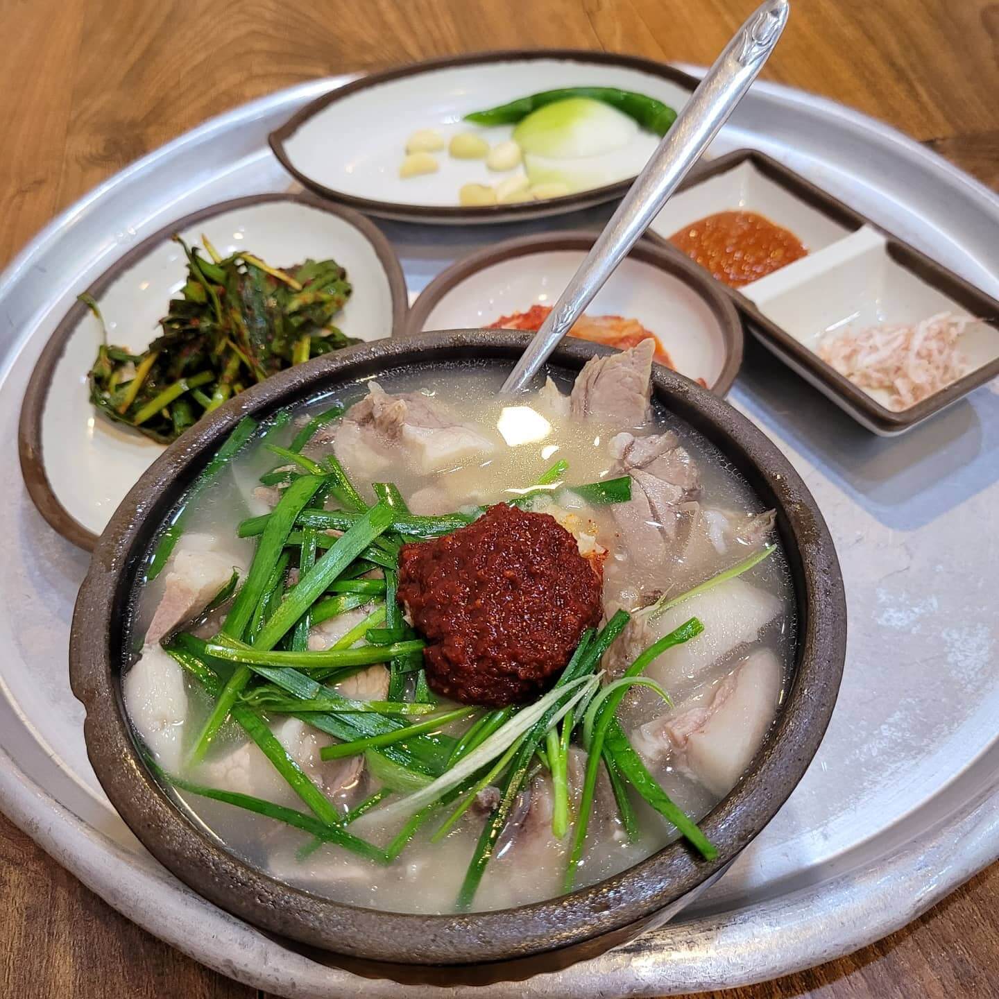서민의 든든한 한끼, 돼지국밥 맛집 best5