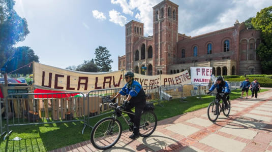 Fights break out between pro-Israel, pro-Palestine protesters at UCLA<br><br>