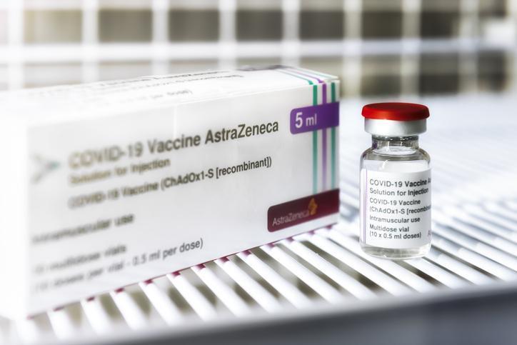astrazeneca aylar sonra itiraf etti: kovid aşısı nadir görülen bir yan etkiye sahip
