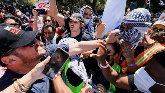 Rival Gaza protest groups clash on LA campus<br><br>