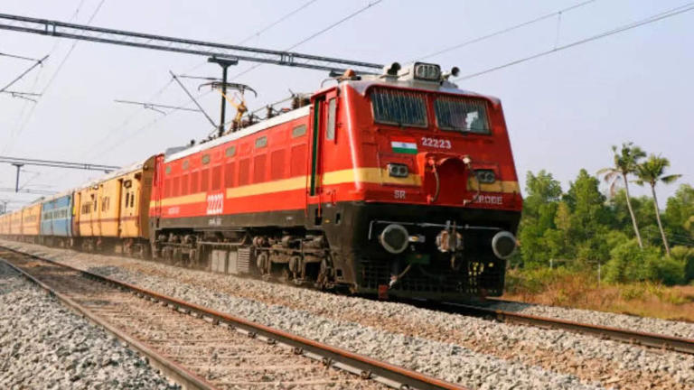 indian railways passengers can now book tickets from anywhere | all about utsonmobile app