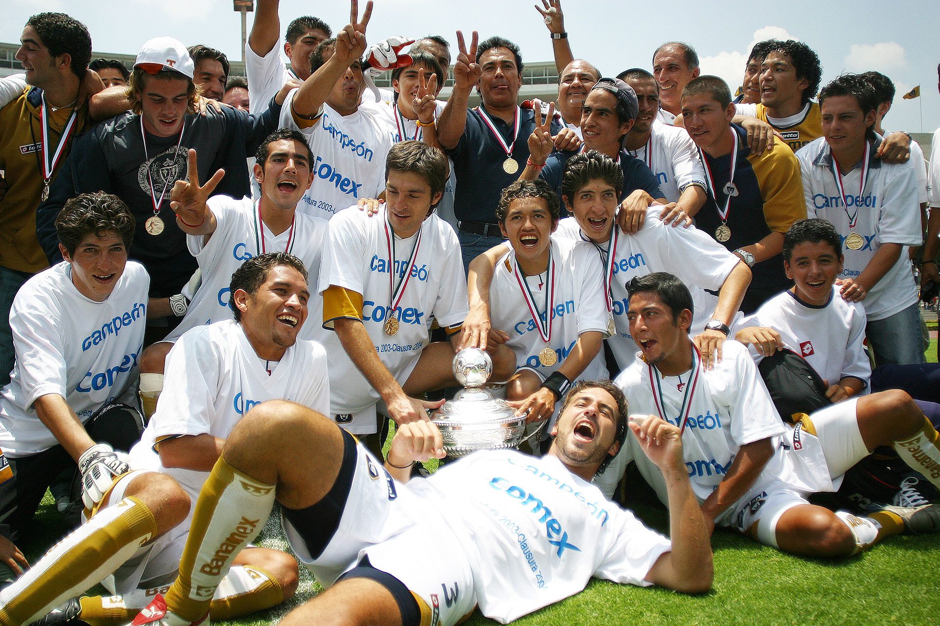 <p>With Pumas he only played 5 games between 2004 and 2006, 3 of them as a starter and, yes, he was proclaimed two-time Mexican champion there in his debut year with his father. In Atlante, he barely lasted half a season (2006) until he retired after not playing a single minute.</p>